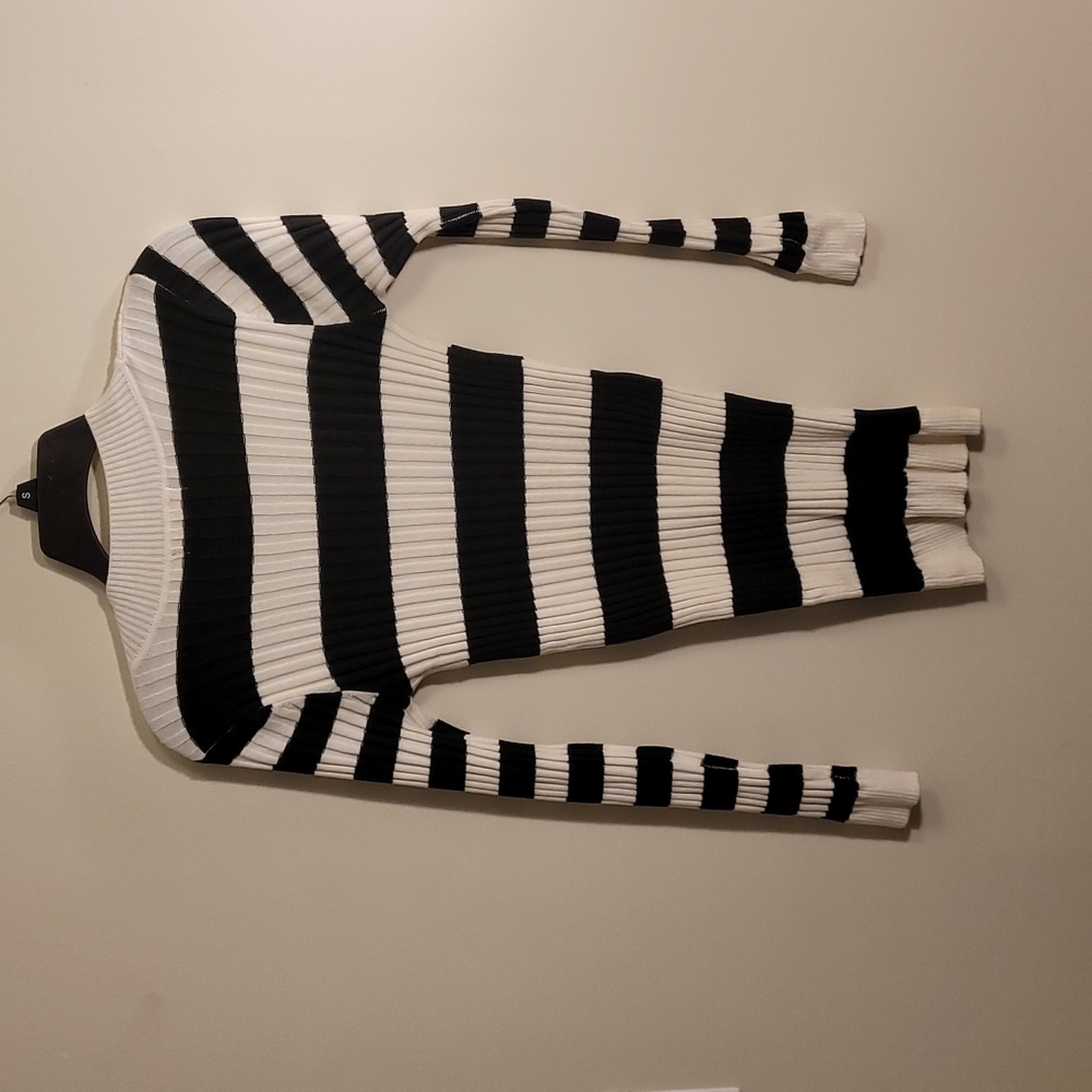 Sweater - Picture 3 of 3